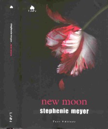copertina di New moon